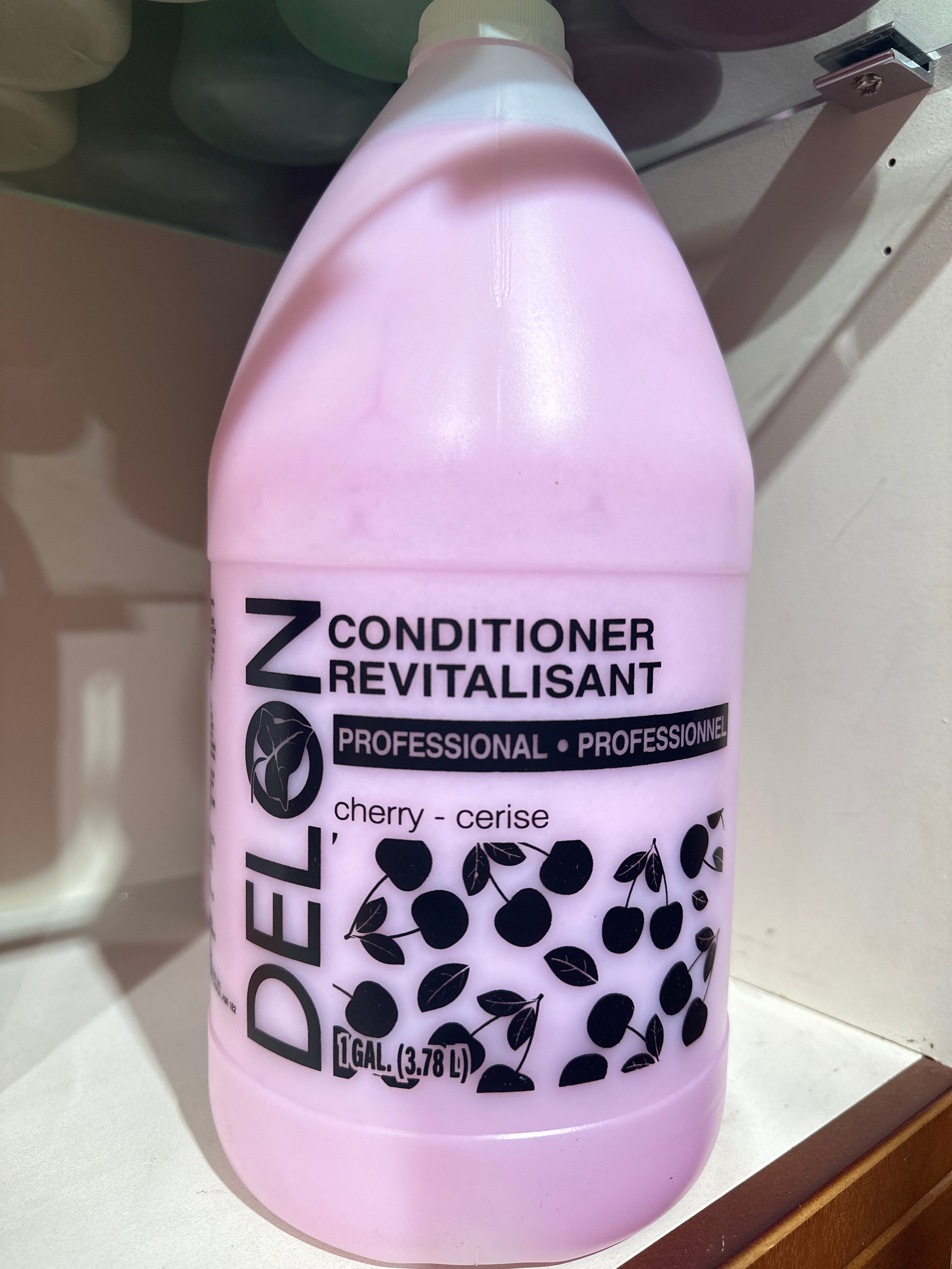 D847Y-4DELON DELON CHERRY CONDITIONER 3.78L - Secret Nail & Beauty Supply
