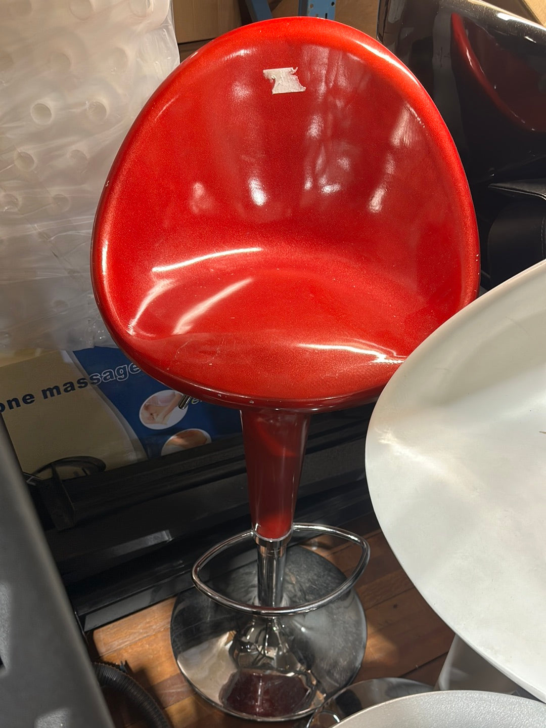 CHI D-937 RED CHAIR W/ BACK (RED)