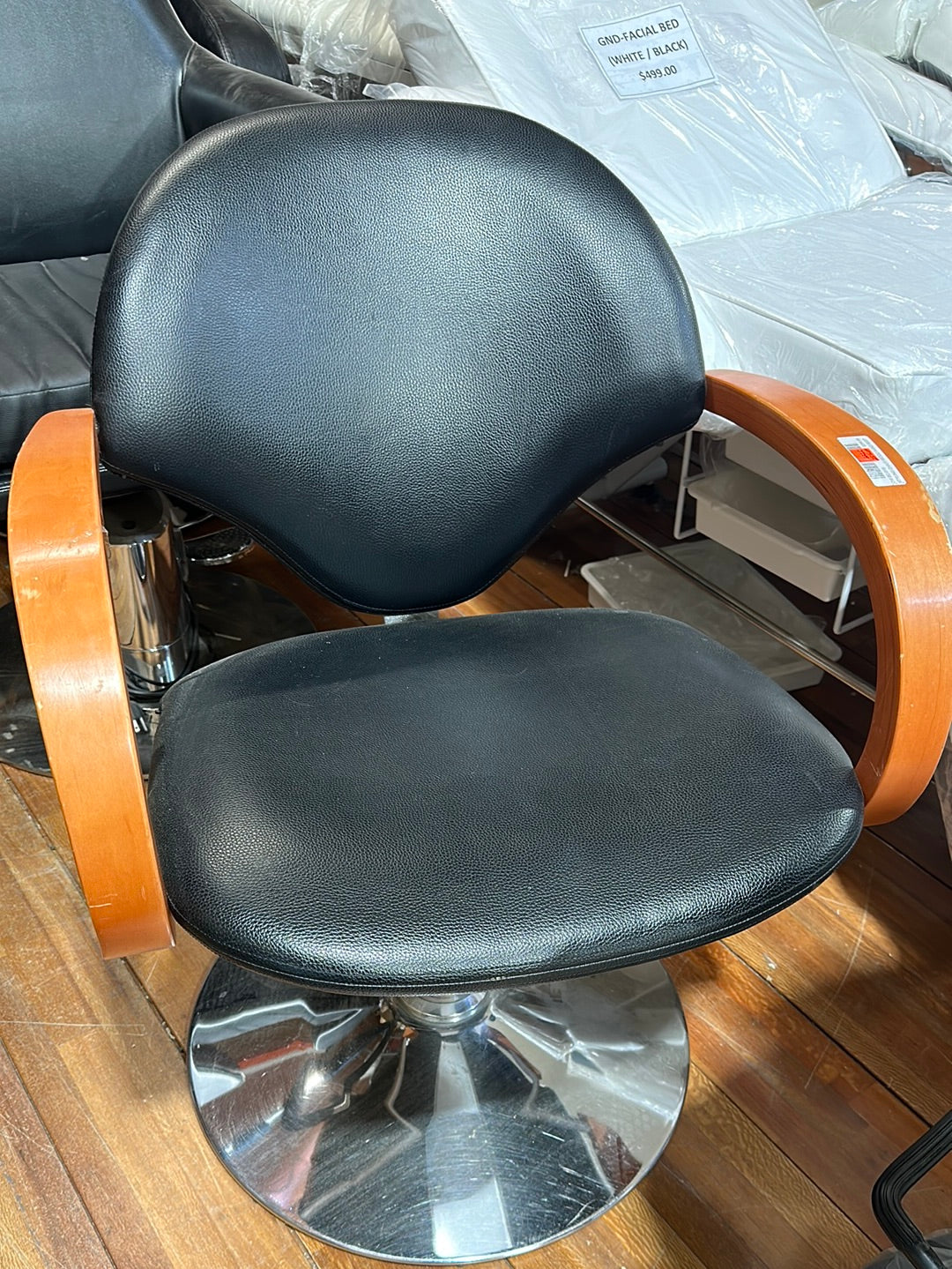 CHI BC-519 STYLING CHAIR WOOD HAND REST