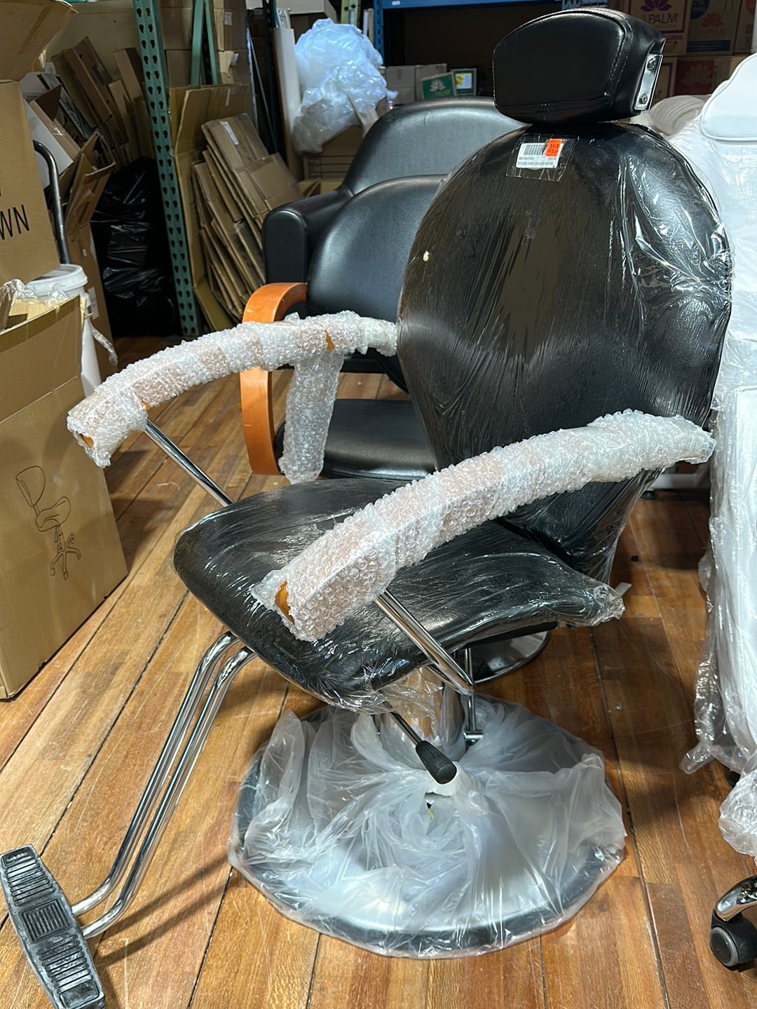 BBH GW-31801 STYLING CHAIR GW-31801-WOOD AR