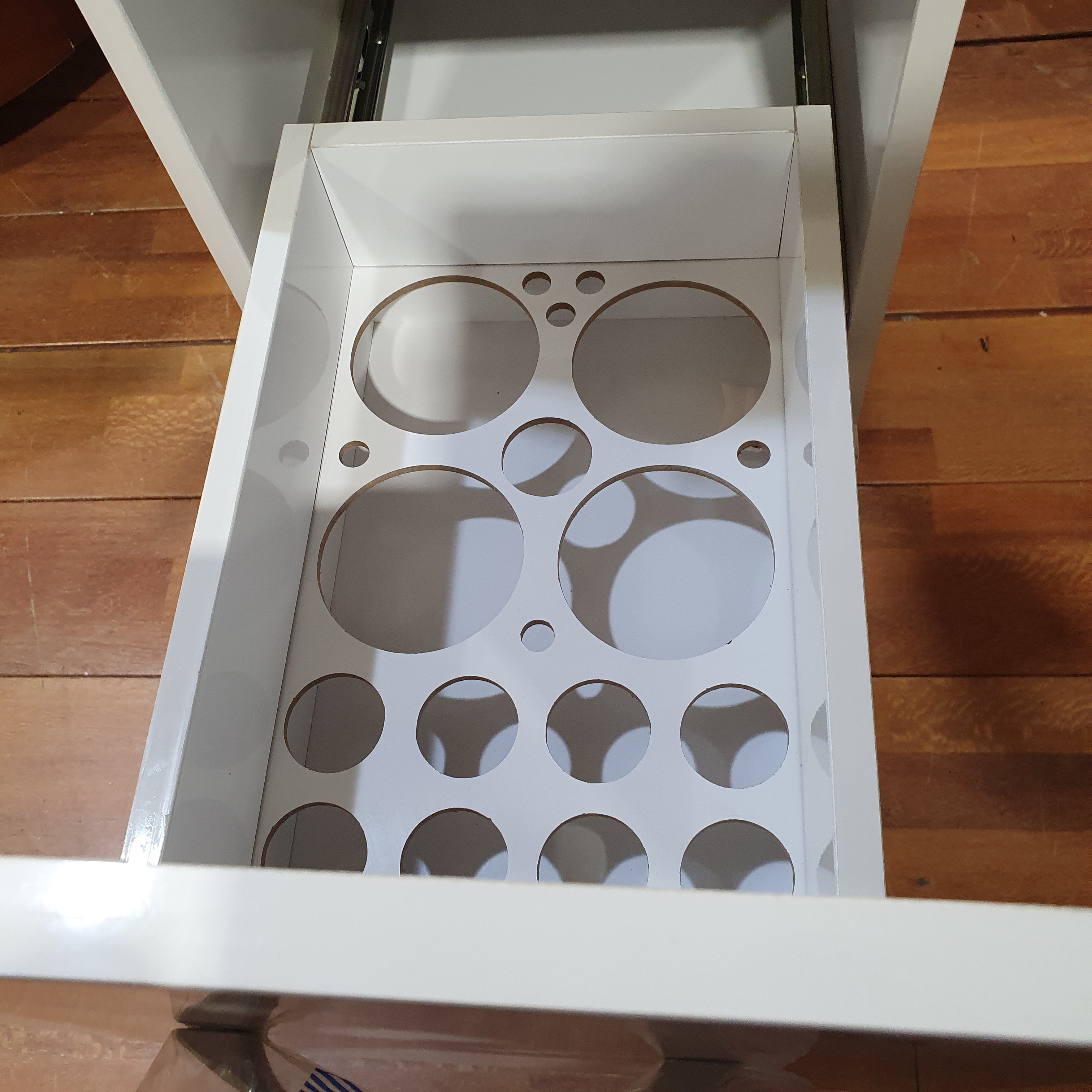 [STORE PICKUP ONLY] MANICURE TABLE MARBLE WHITE - NEW