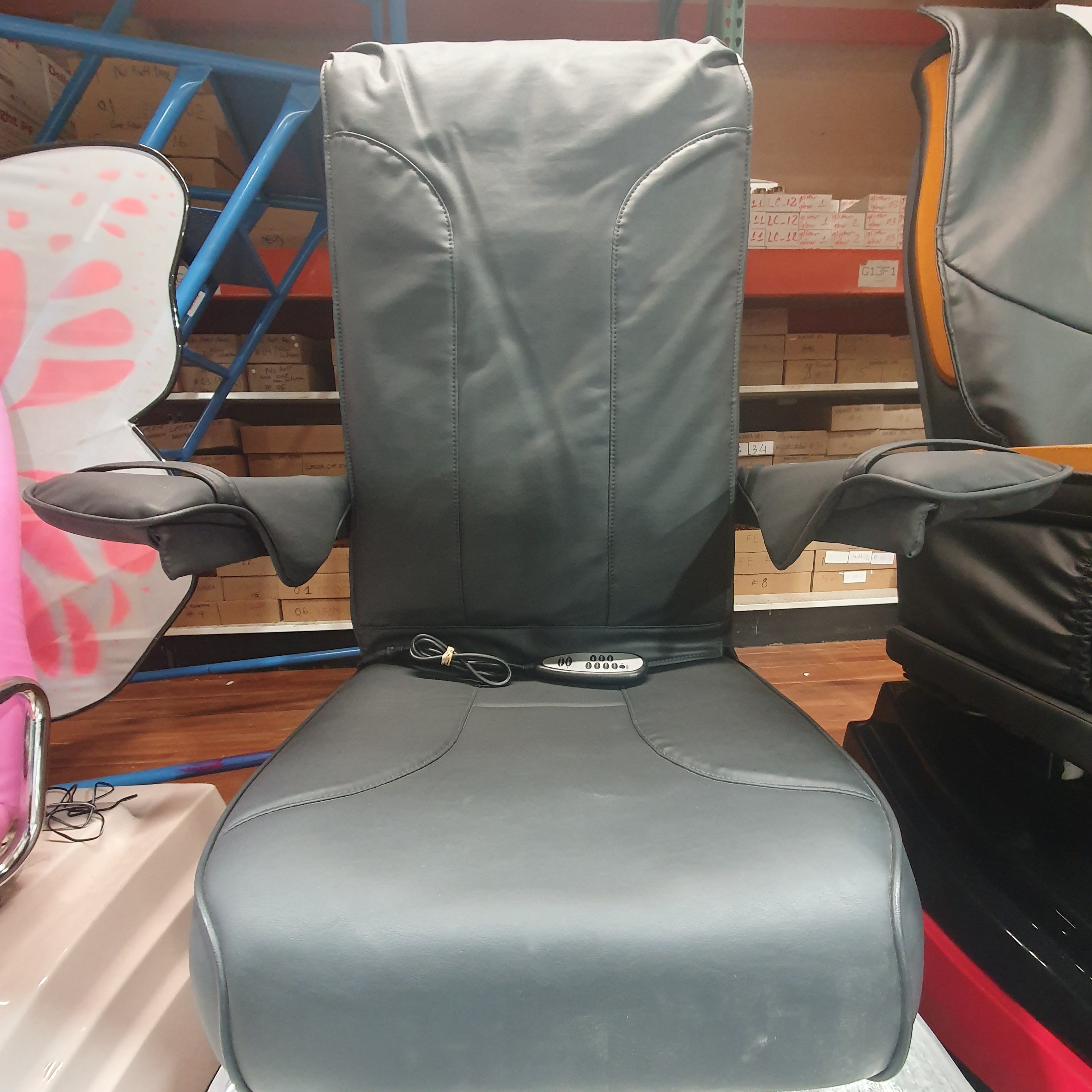 [Store pickup only] CLEARANCE SPA CHAIR
