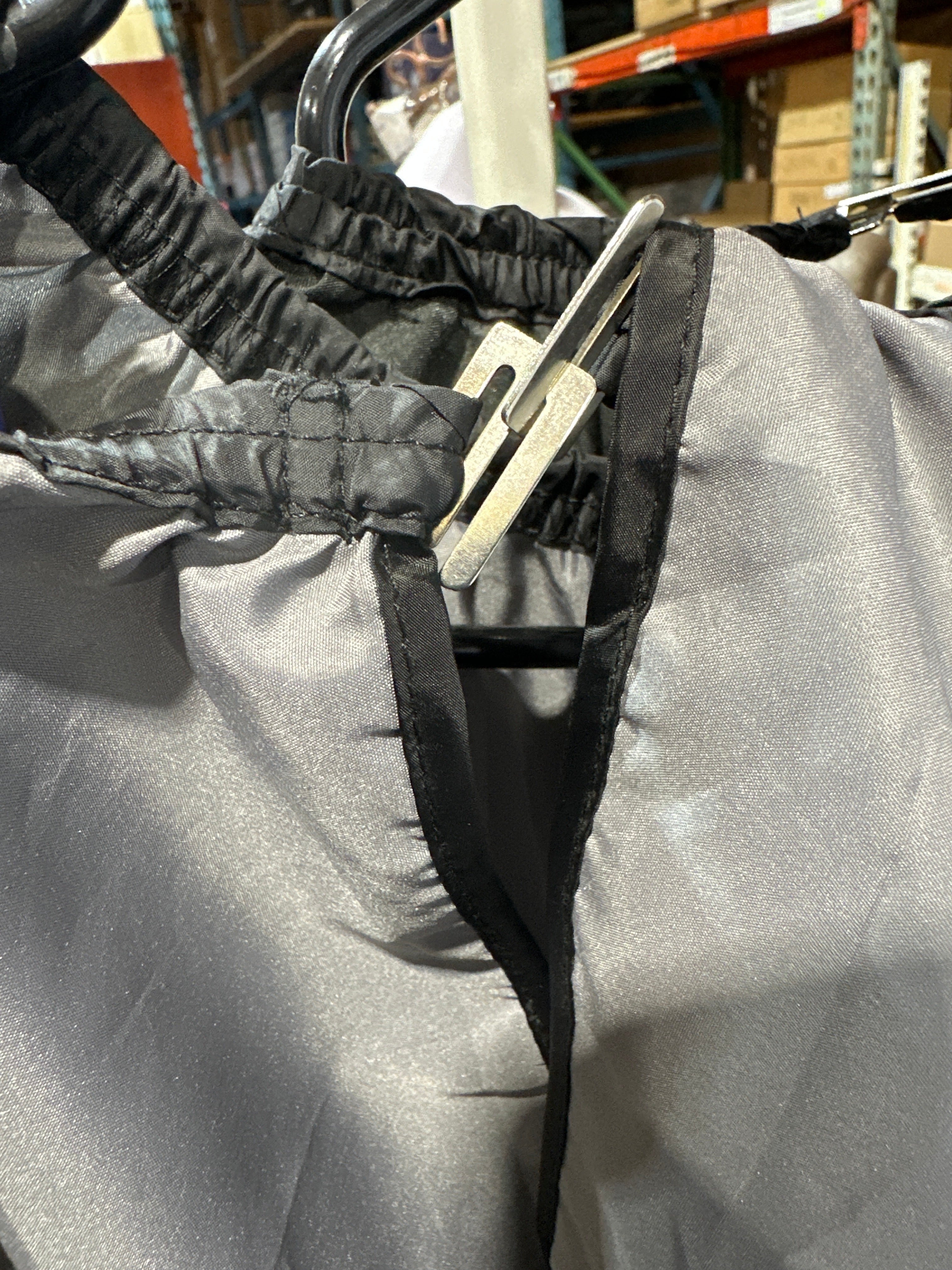 CHI CUT CAPE CUTTING CAPE ( NO BRAND ) - F