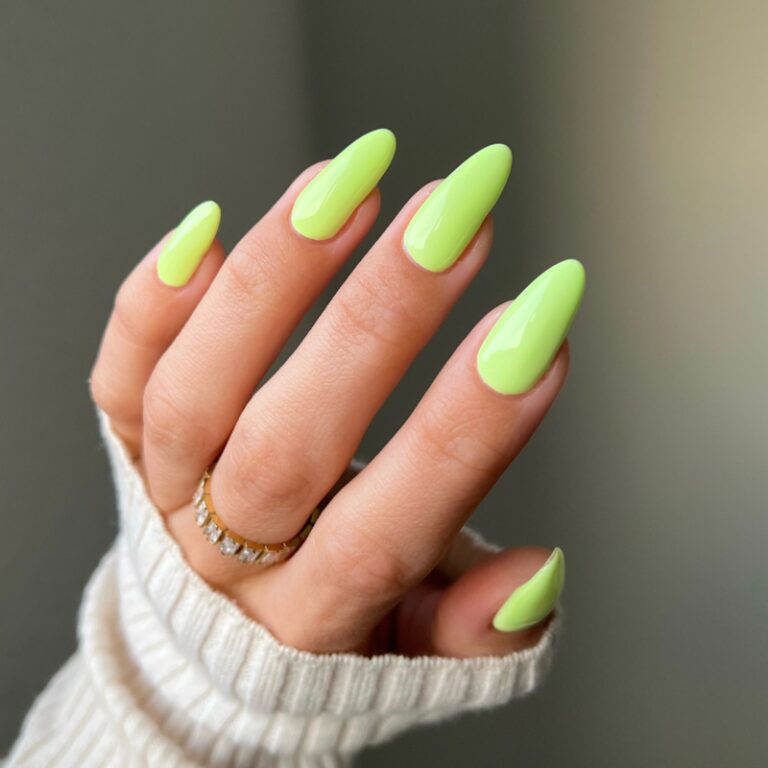 117 - DND DIVA DIP/ACRYLIC POWDER 2OZ Dewy Limeade