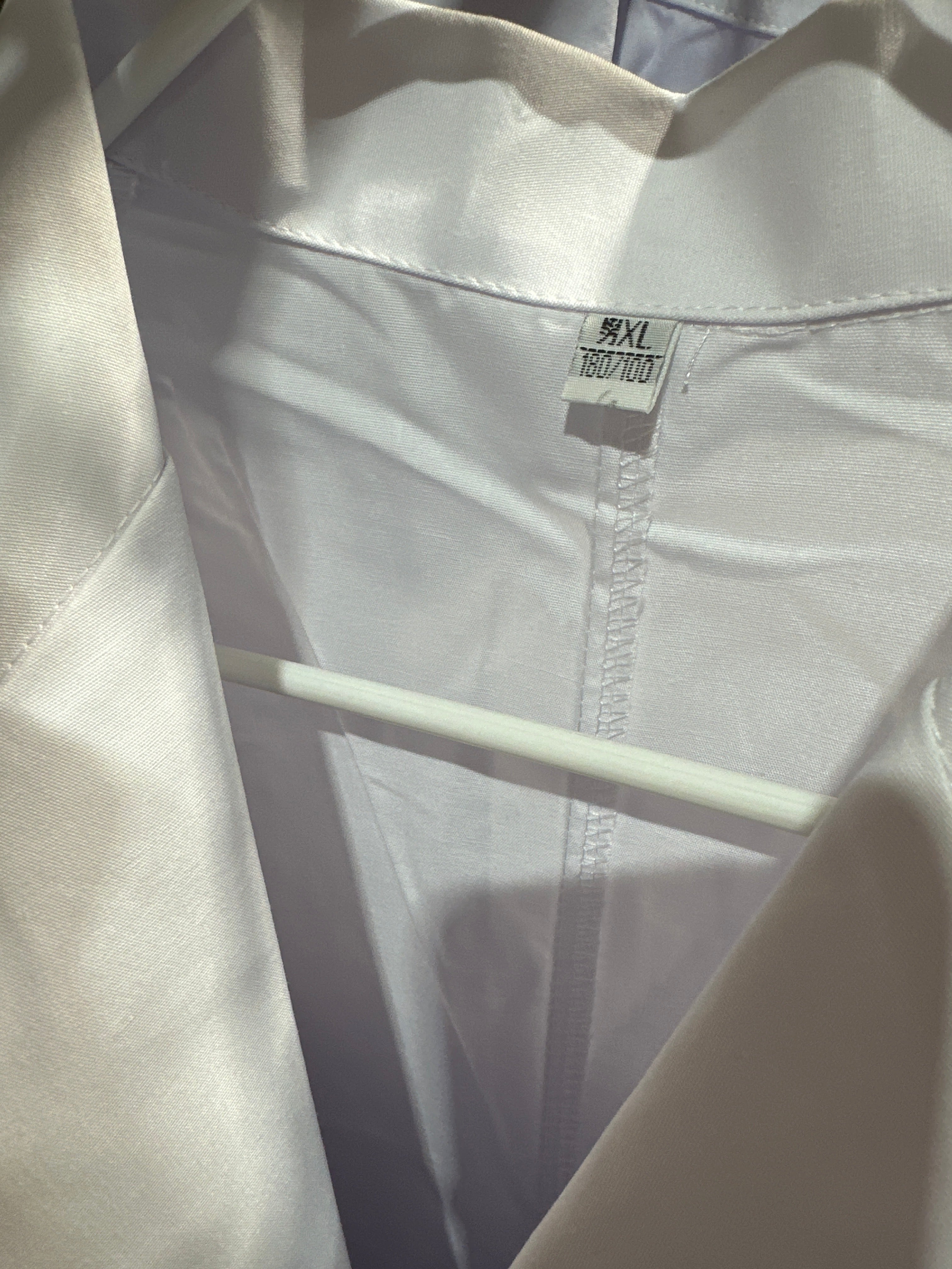 WHITE SALON UNIFORM - SHORT SLEEVE - LONG BODY