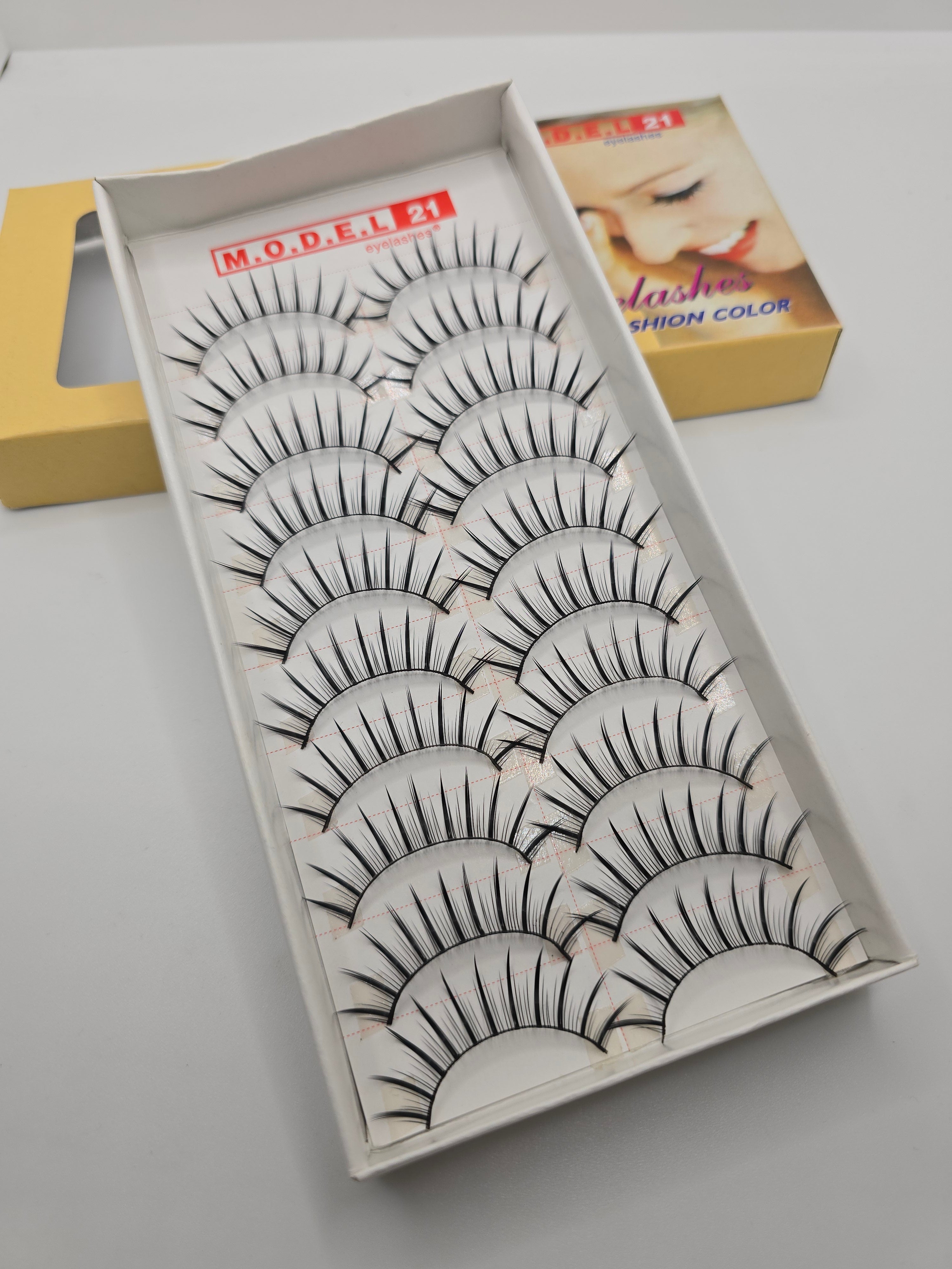 MODEL 21 EYELASH 10 PAIRS (all size)
