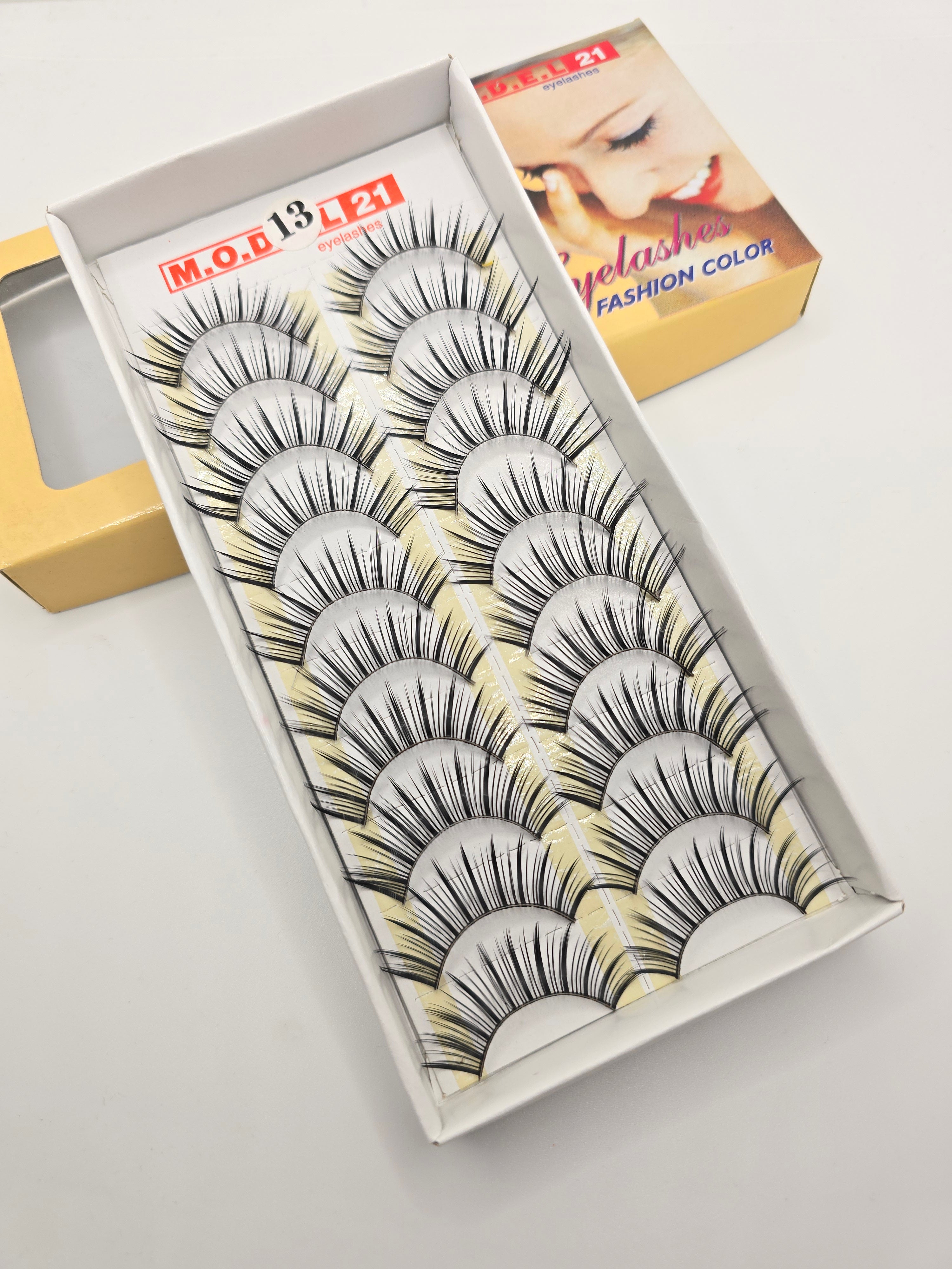 MODEL 21 EYELASH 10 PAIRS (all size)