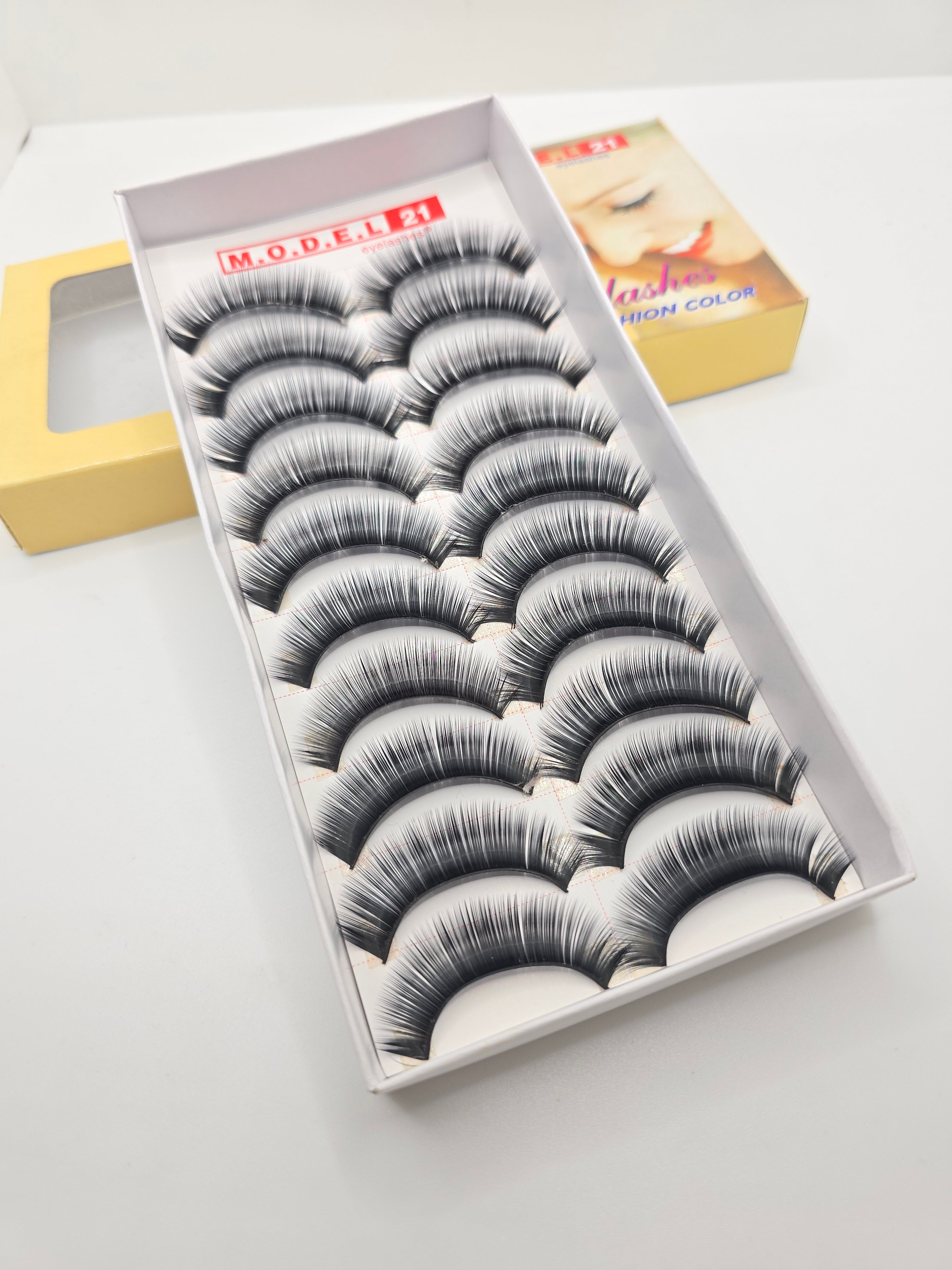 MODEL 21 EYELASH 10 PAIRS (all size)