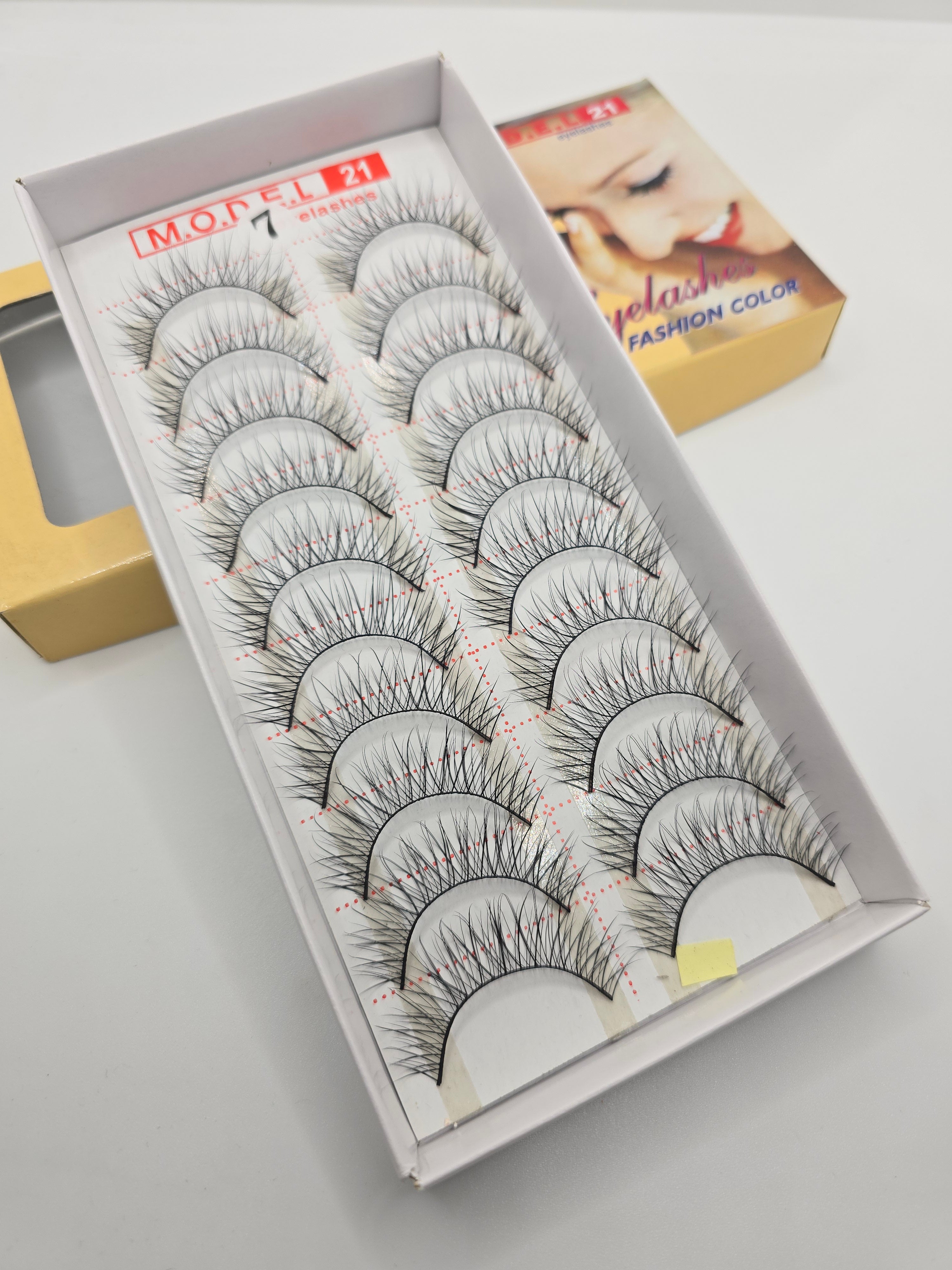 MODEL 21 EYELASH 10 PAIRS (all size)