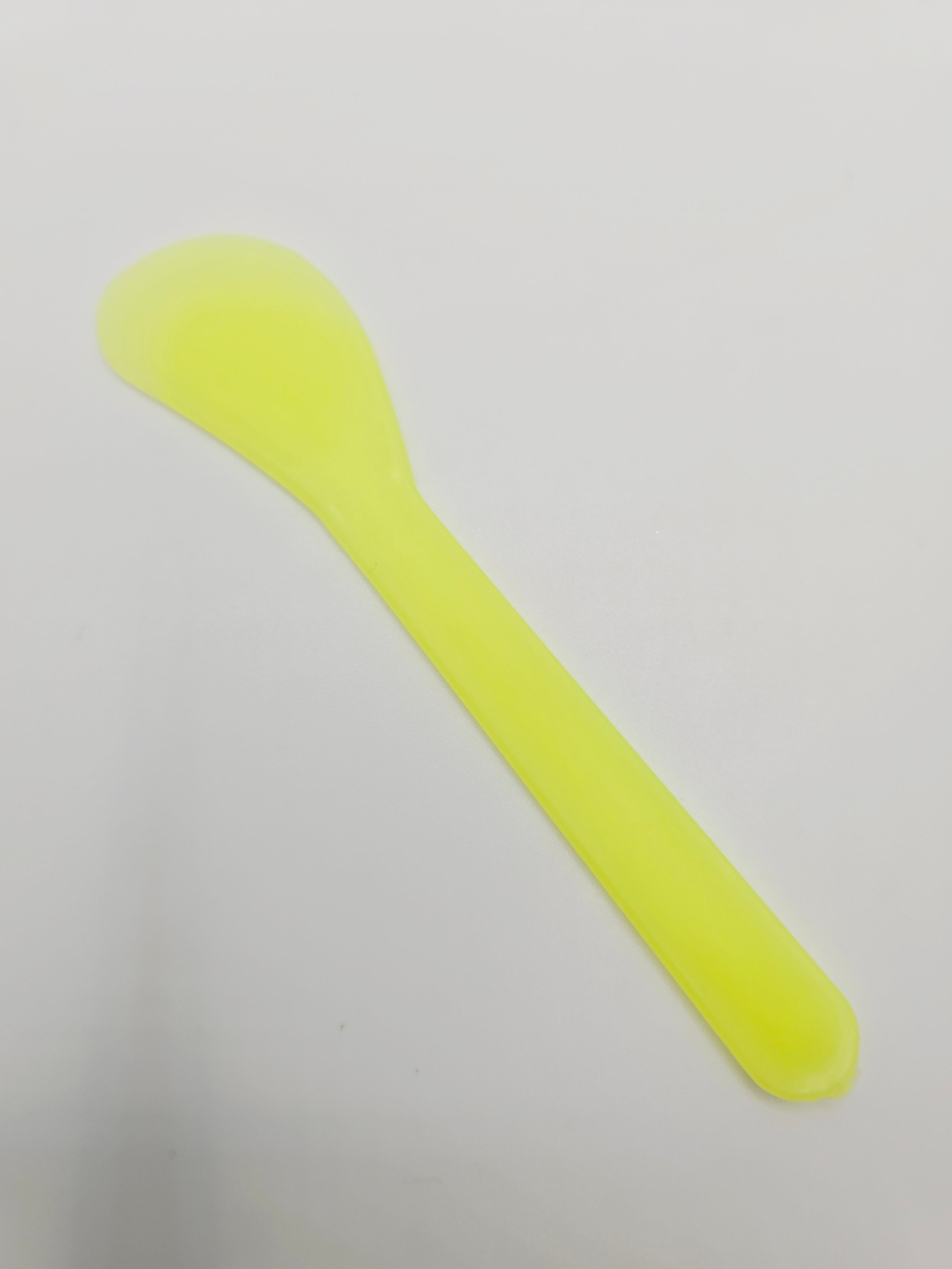 GND SPA ESSENTIALS PLASTIC SPATULA - EACH