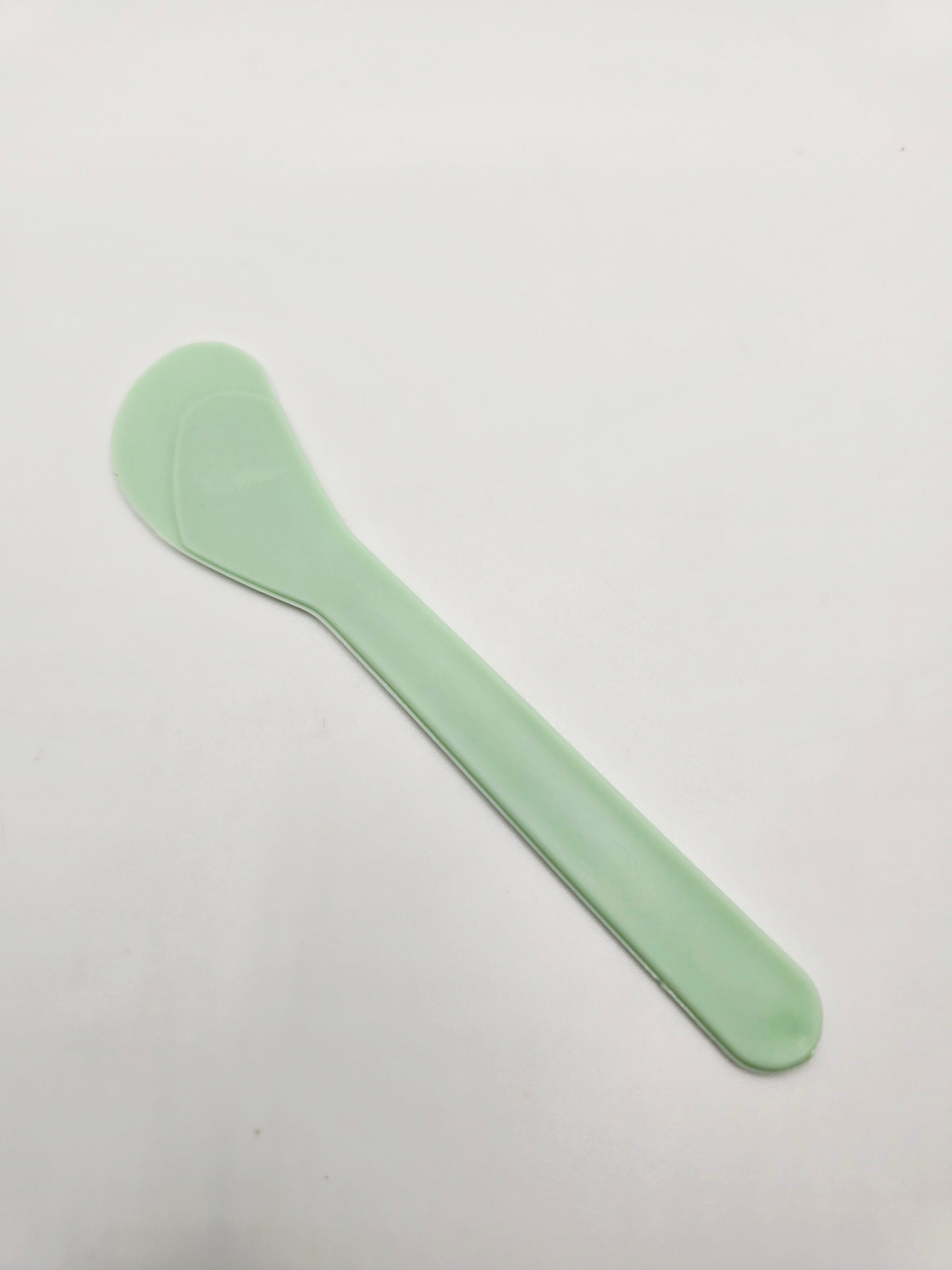 GND SPA ESSENTIALS PLASTIC SPATULA - EACH