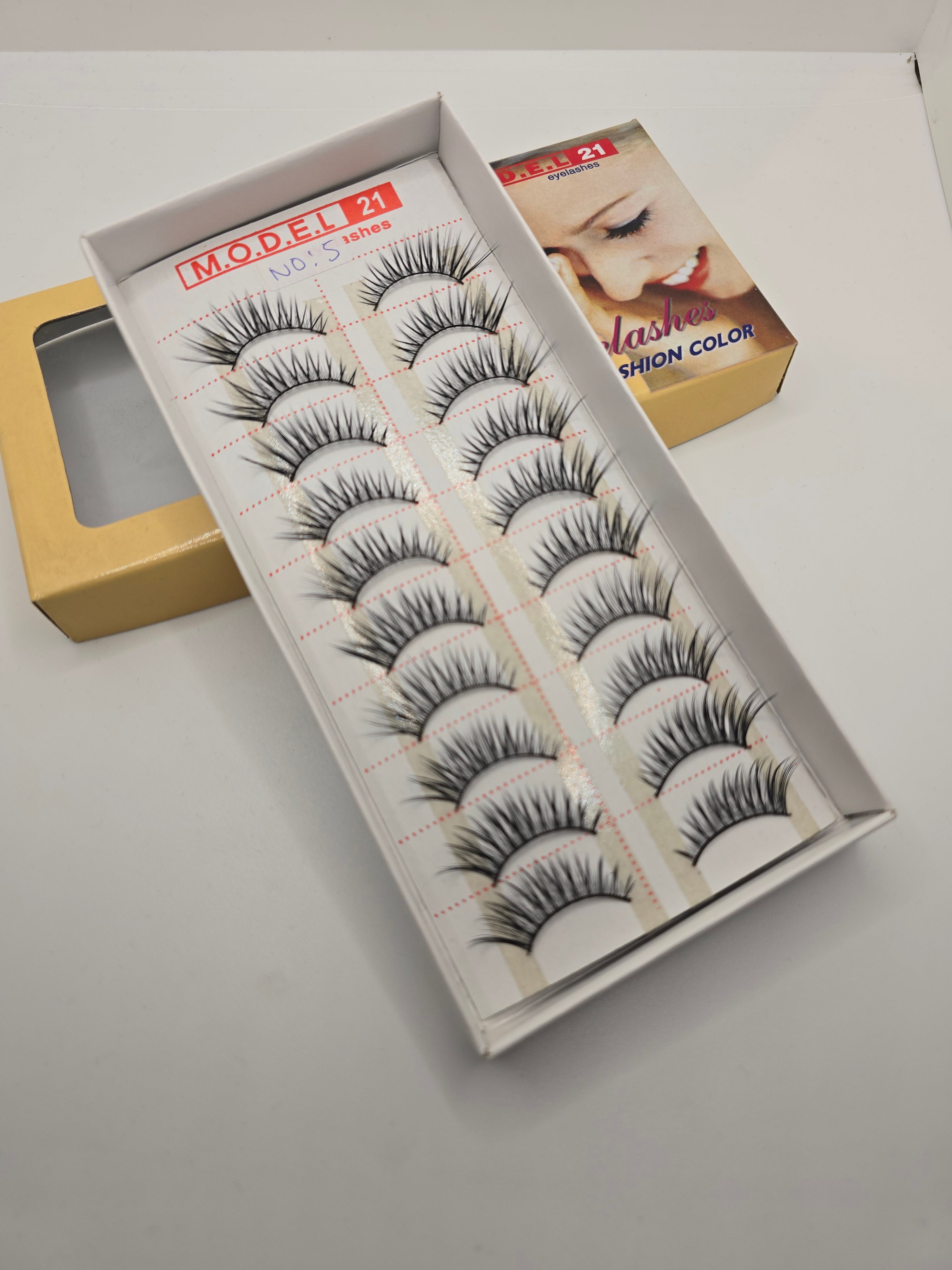 MODEL 21 EYELASH 10 PAIRS (all size)