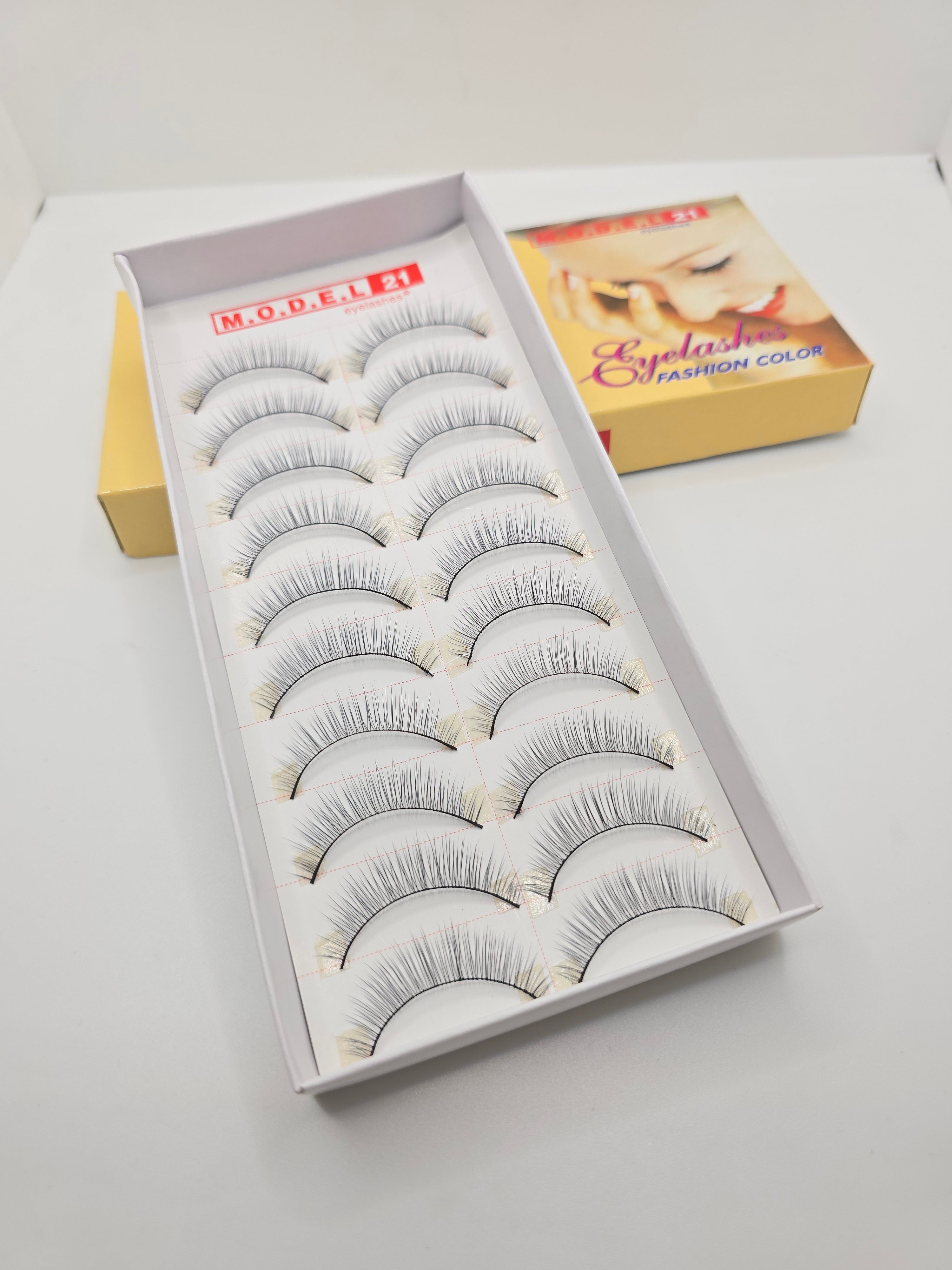 MODEL 21 EYELASH 10 PAIRS (all size)