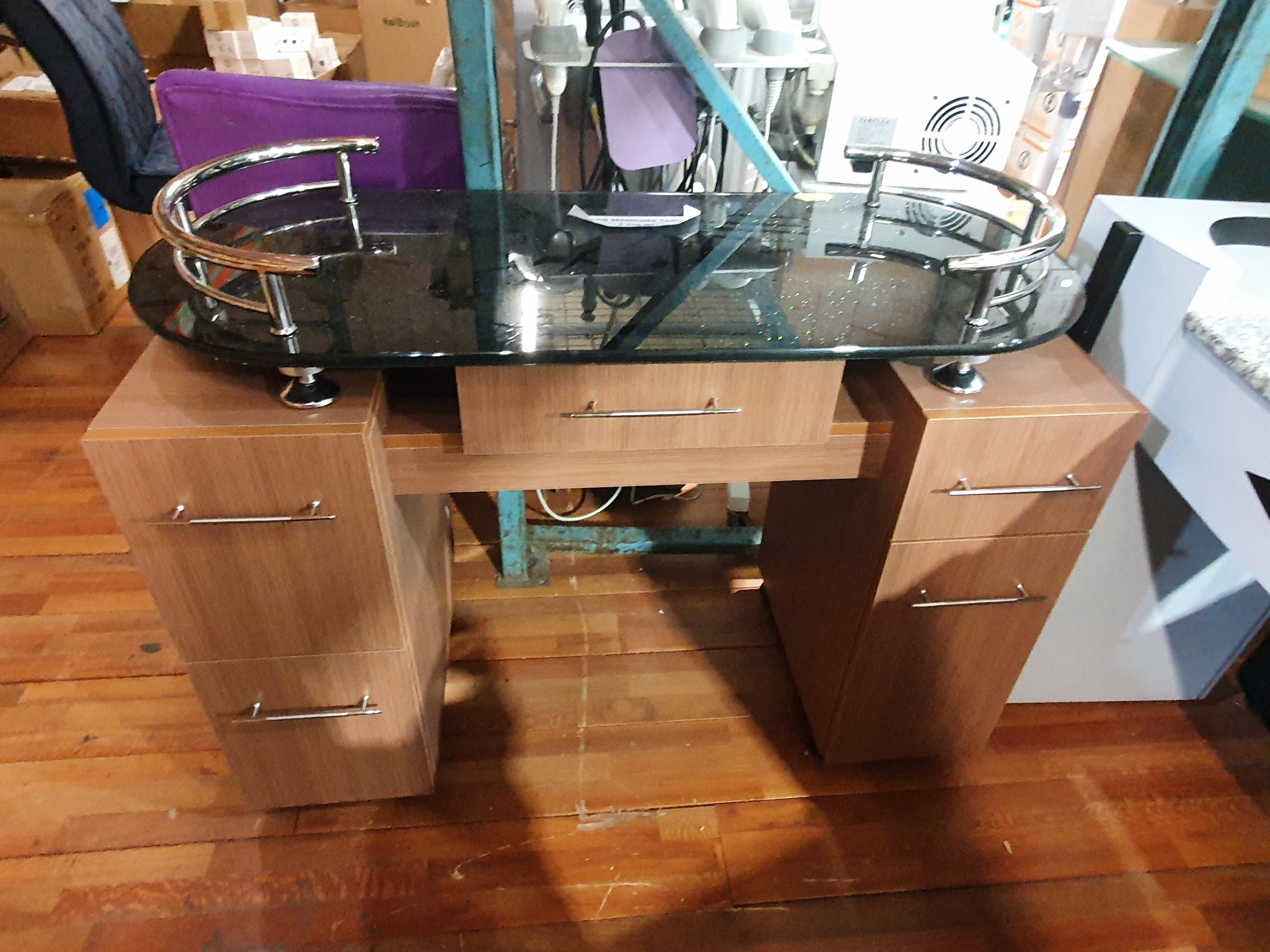 TAIHE MANICURE TABLE