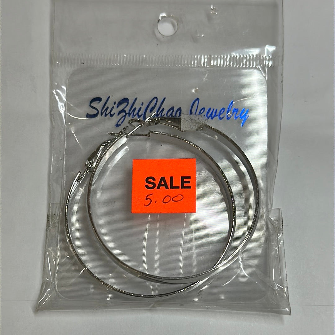 HOOP EARRINGS - MEDIUM