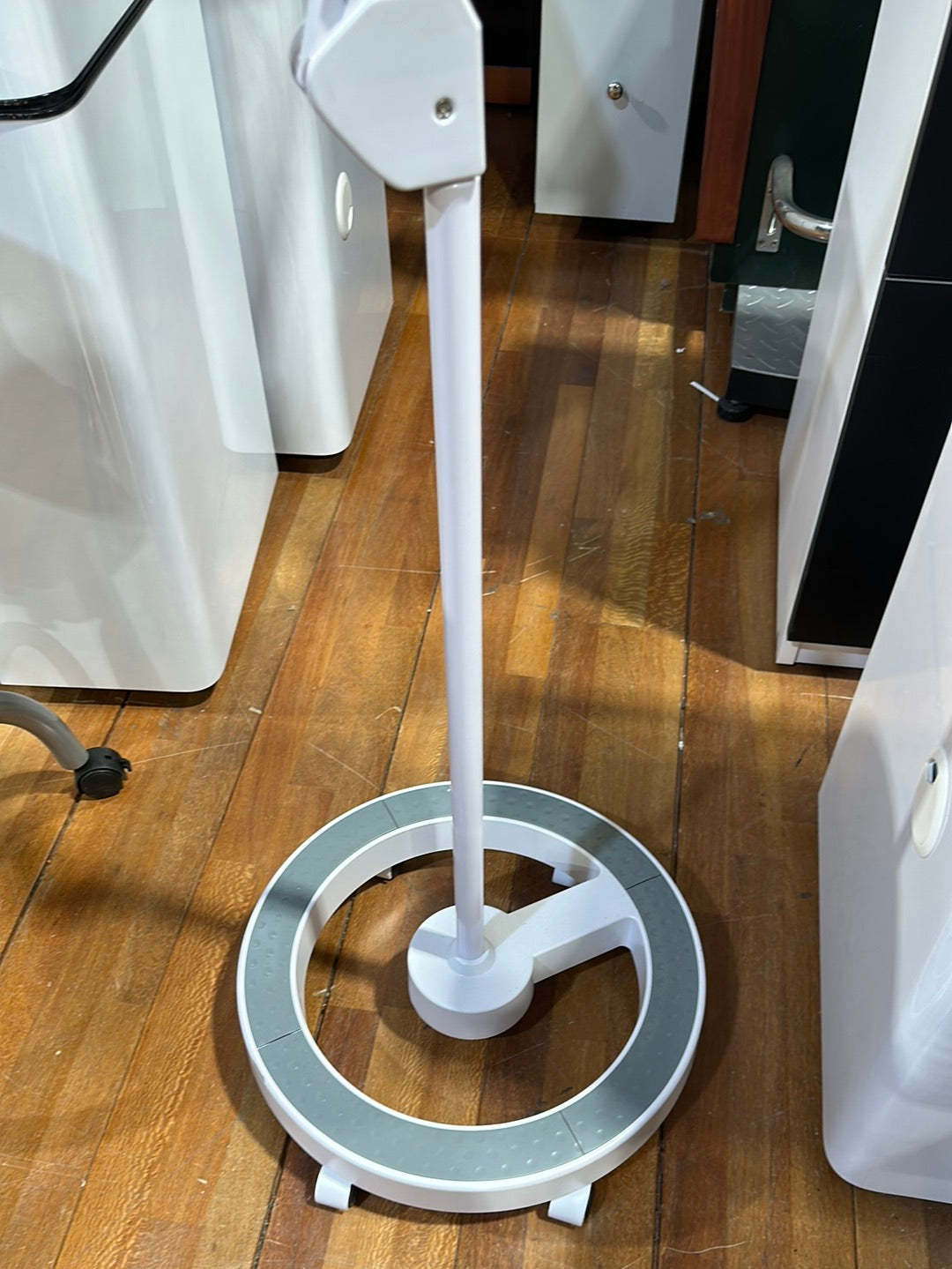 CIRCLE-338 STAND FOR MAGNIFYING LAMP - Secret Nail & Beauty Supply
