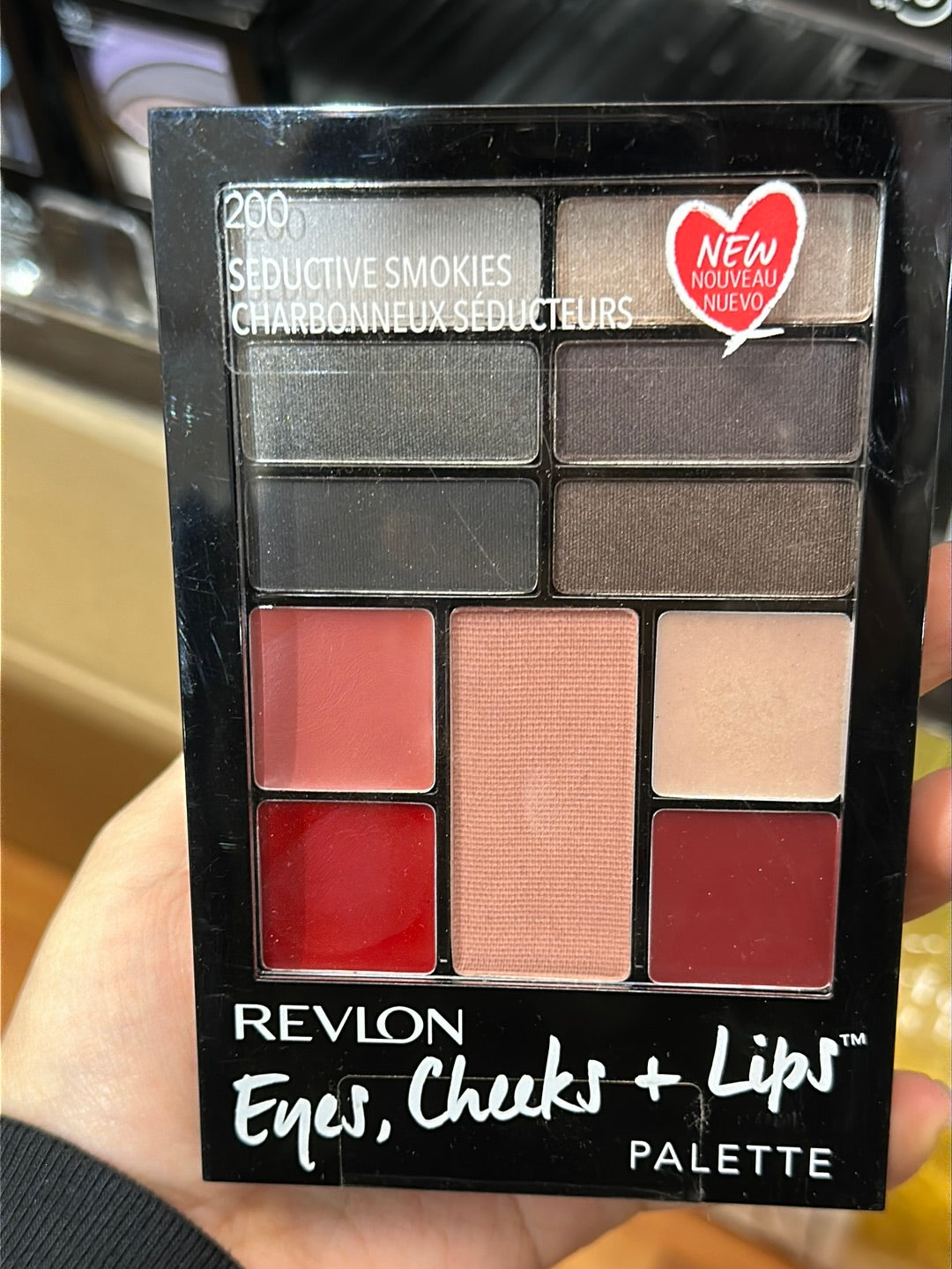 REVLON eyes cheeks lips PALETTE