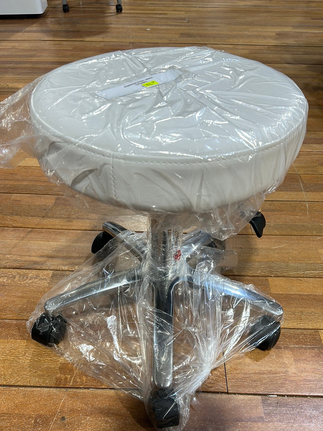 CR-2006 HYDRAULIC STOOL - WHITE/BLACK - Secret Nail & Beauty Supply